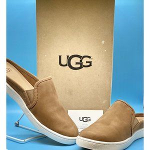 UGG Women's Gene Leather Closed Toe Comfort Slip On Mule Shoes Size 7.5 - NIB